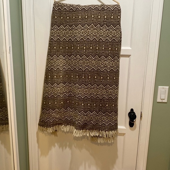 Aspenglo Throw - Picture 1 of 6